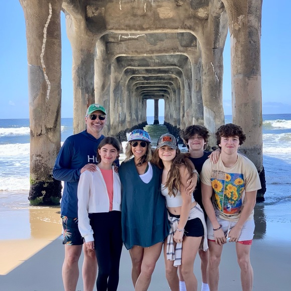 Welcome to my closet! I love clothes & I love to recycle so Poshmark is my jam! - Picture 4 of 11